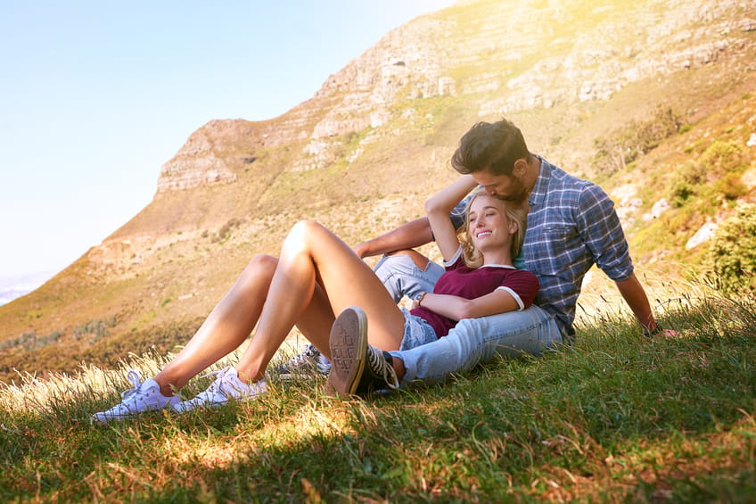 couple cuddle romance hill picnic sunshine