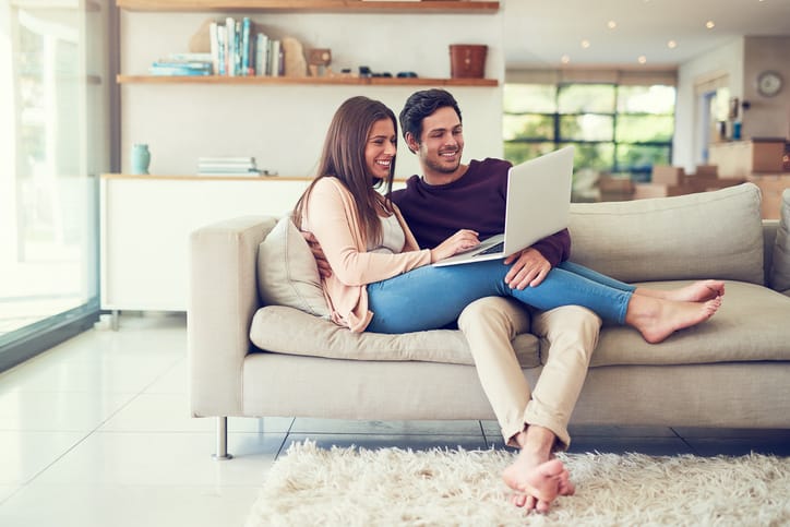 Binge Watching Is Ruining Your Relationship