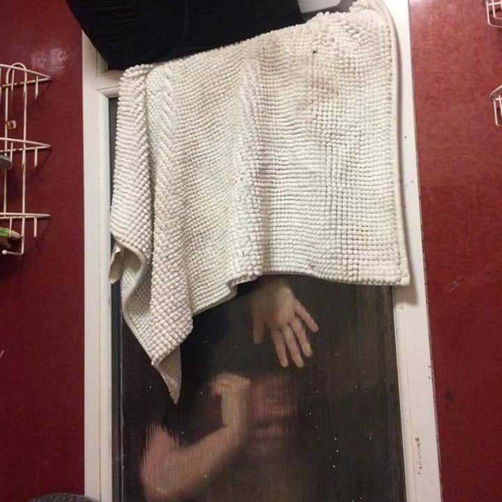 This Woman Threw Her Poop Out Of Tinder Date’s Window & Got Stuck