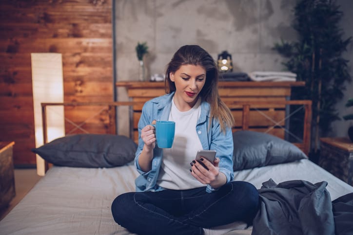 Sorry, But Sexting Is Probably Making Your Relationship Worse, Not Better