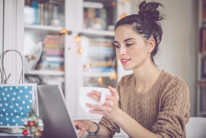 The 10 Commandments Of Online Dating You NEED To Be Following