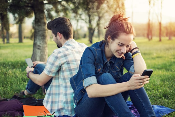 Your Relationship Sucks Because You Won’t Get Off Social Media