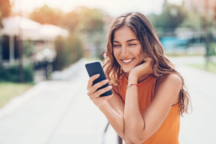 11 Things To Tell Yourself When You’re Waiting For A Text Back
