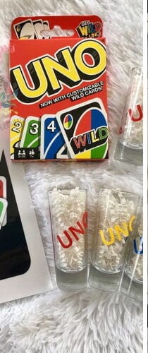 Uno card game.