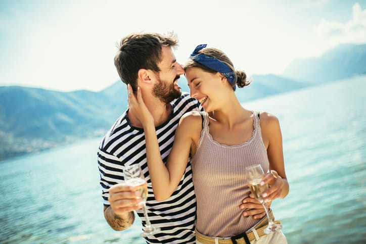 how to tell when a guy is lying