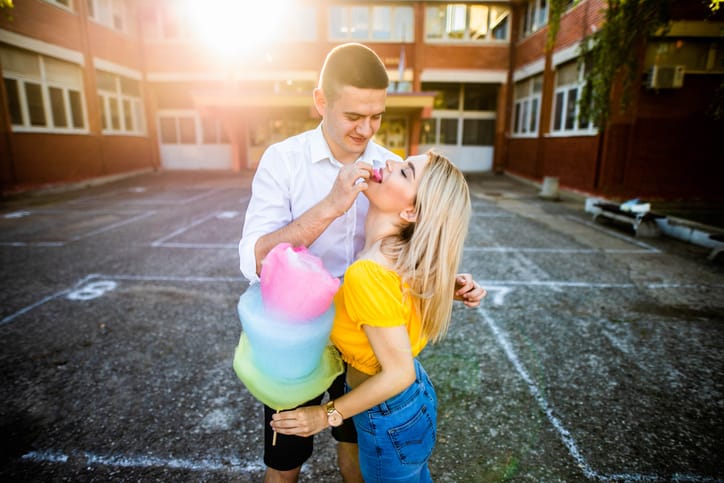 How To Figure Out If Your Guy Friend Likes You Romantically