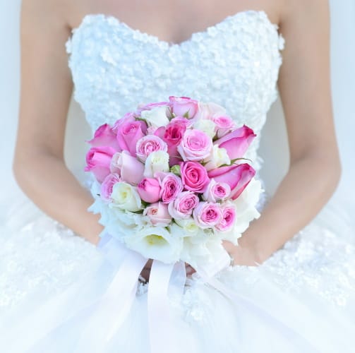 bride holding bouquet