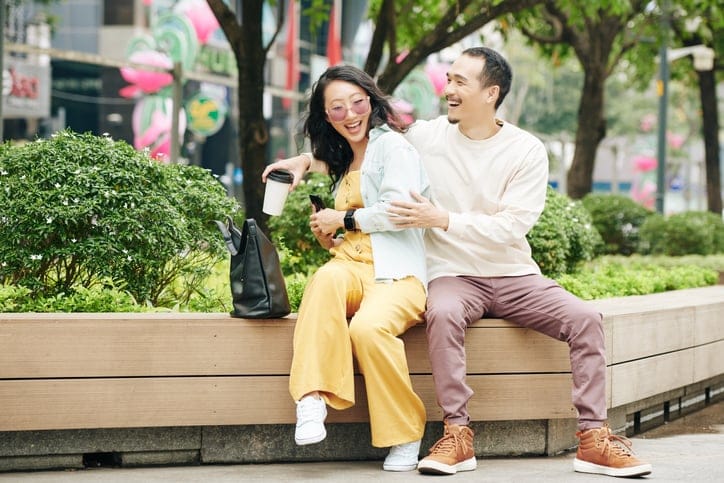 dating when broke