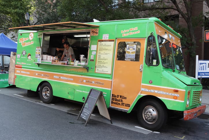 Worried Taco Truck Owner Calls His Best Customer After She Doesn’t Turn Up For Food For Several Months