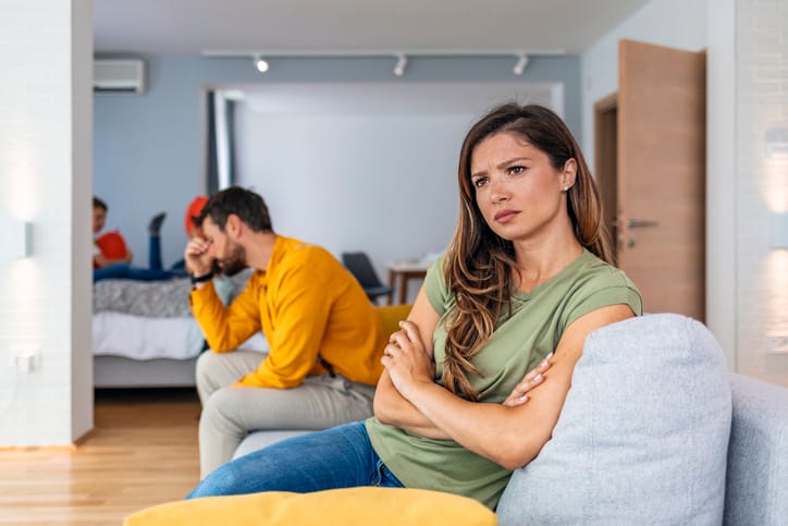 signs he doesn't care about you