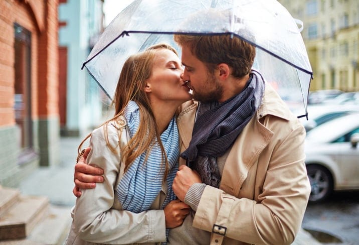 What These Kissing Styles Say About The Guys Who Use Them