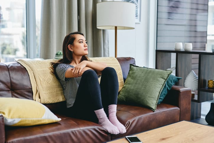 13 Signs You’re Moving Through Life Feeling Scared & Unsafe