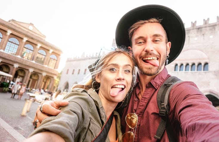 how long does it take couples to fall in love?