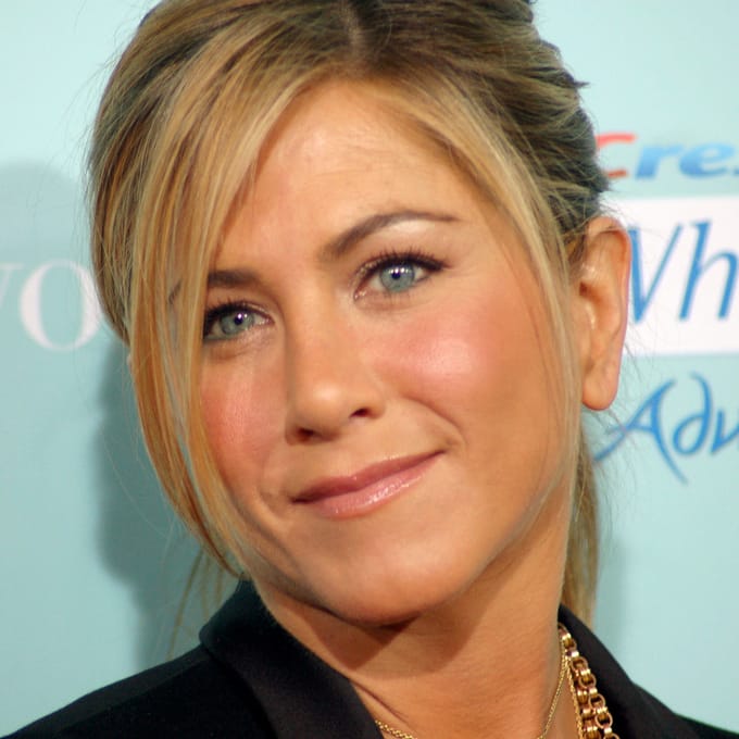 jennifer aniston at event