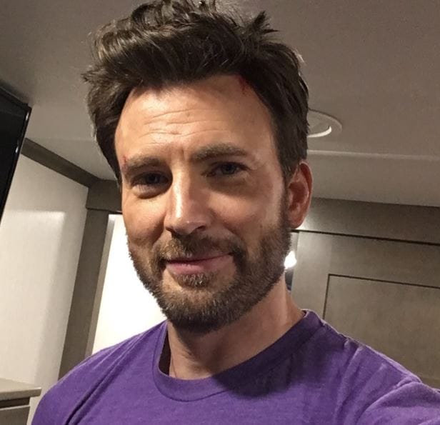 chris evans selfie