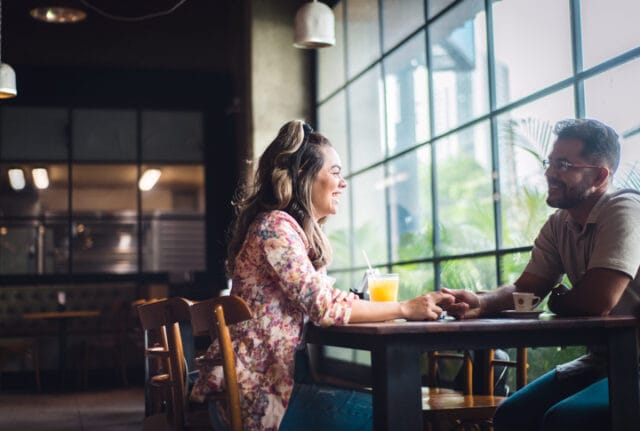 couple on date at cafe