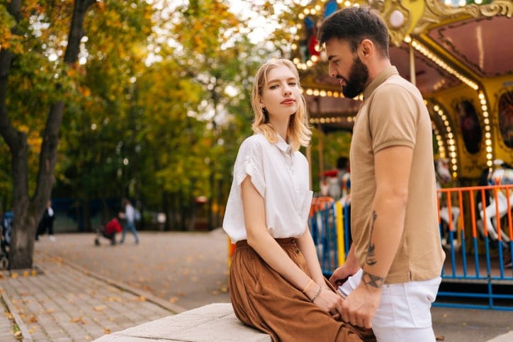 awkward couple on first date