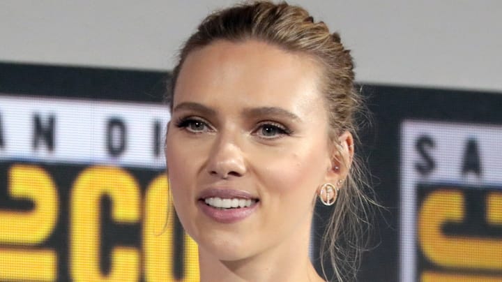 scarlett johansson at comic-con