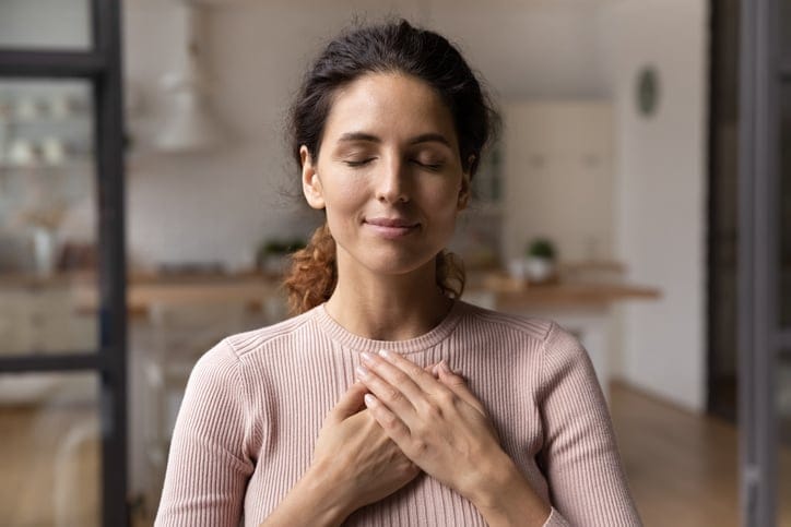 People Who Believe in a Higher Power Have These 13 Traits