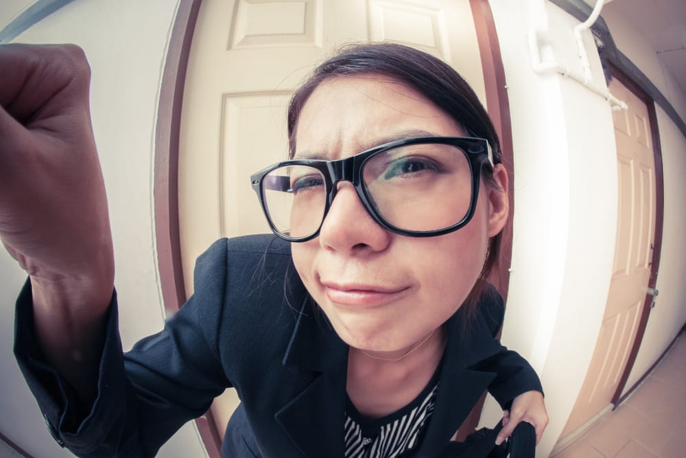 People Who Feel Like Outsiders Usually Have These 15 Personality Traits