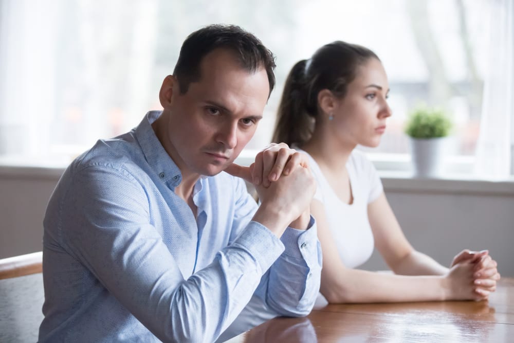 When Someone Doesn’t Like You, They’ll Display This Subtle Body Language