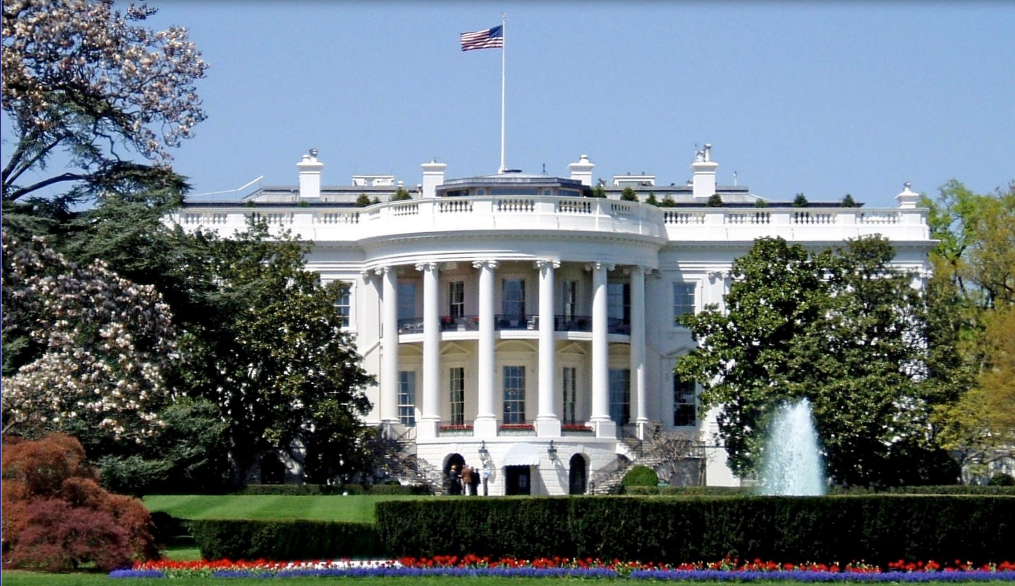 White House exterior.