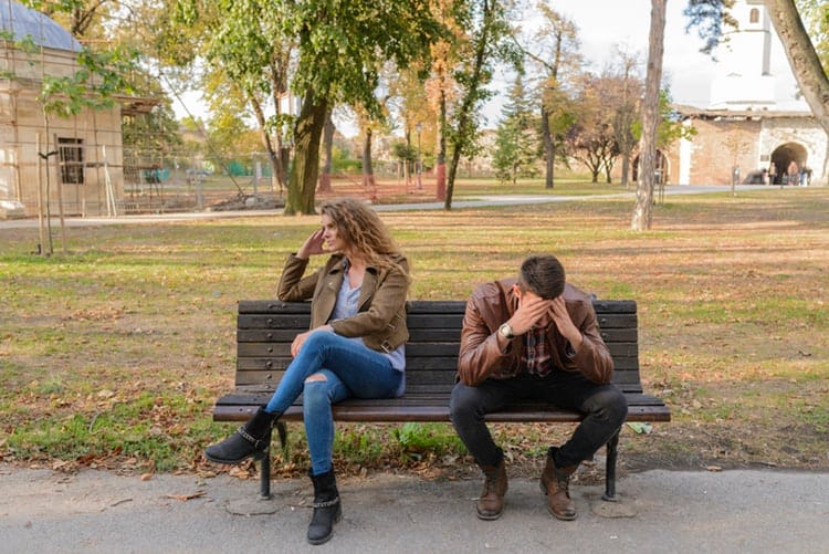 Here’s Why Dating Someone Who’s Emotionally Unavailable Sucks So Much