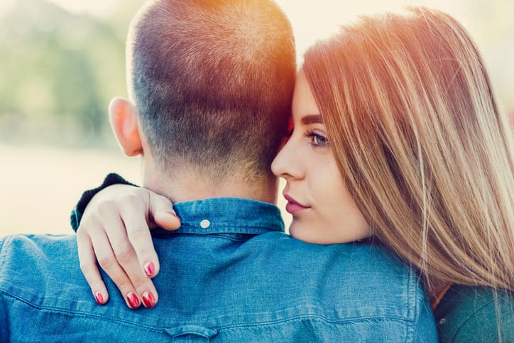9 Signs You Love Your Partner But Aren’t In Love