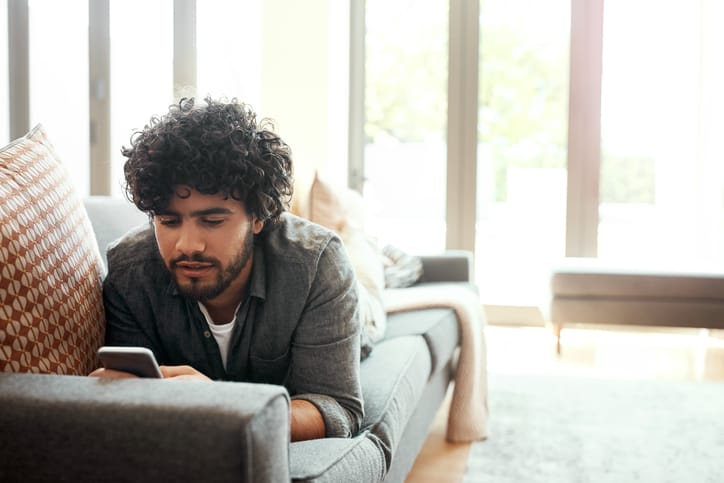 I’ll Only Date Guys Who Don’t Use Social Media—Here’s Why