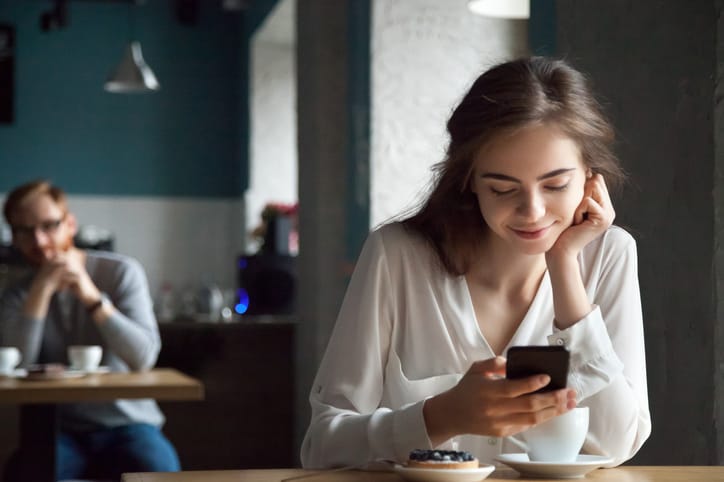 I’m In A Relationship But I’m Still Active On Dating Apps—Here’s Why