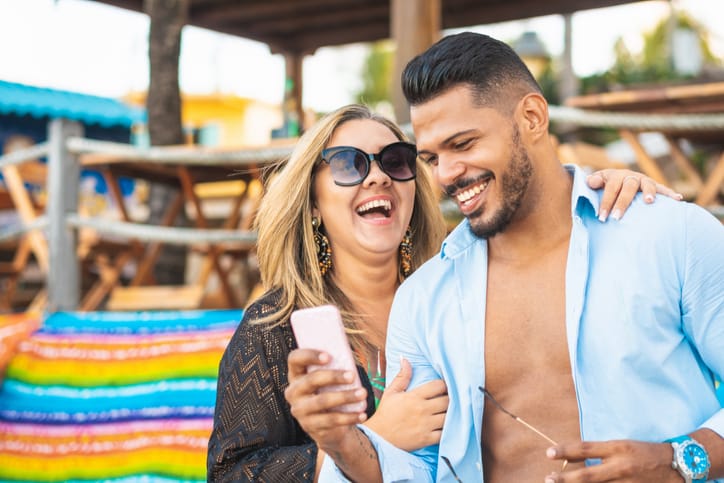 8 Ways Women Should Take The Lead In Dating & Relationships, According To A Guy