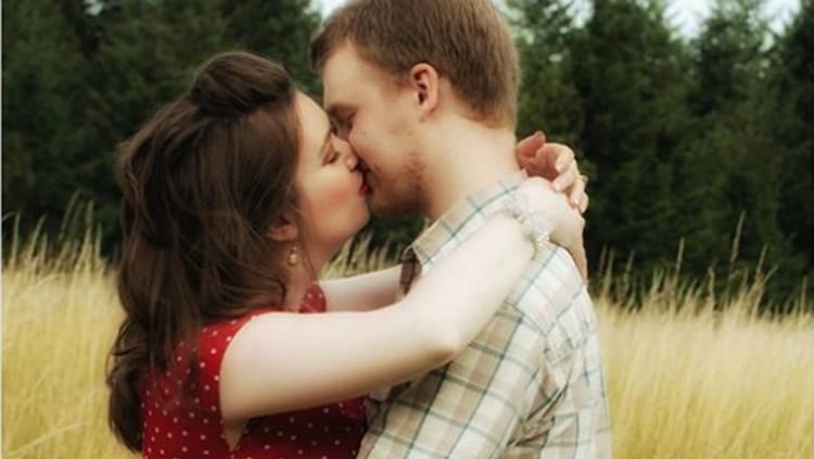 Woman Quits Job To Become 1950s Style Housewife & “Spoil” Her Husband