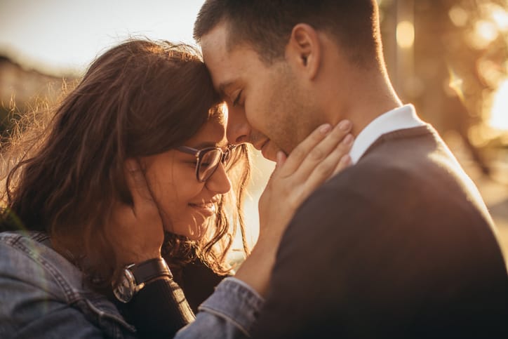 How A Guy Decides If He Wants A Relationship With You Or Just A Fling