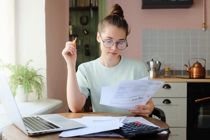 Woman Pays Off All Her Student Loans By Dating Sugar Daddies