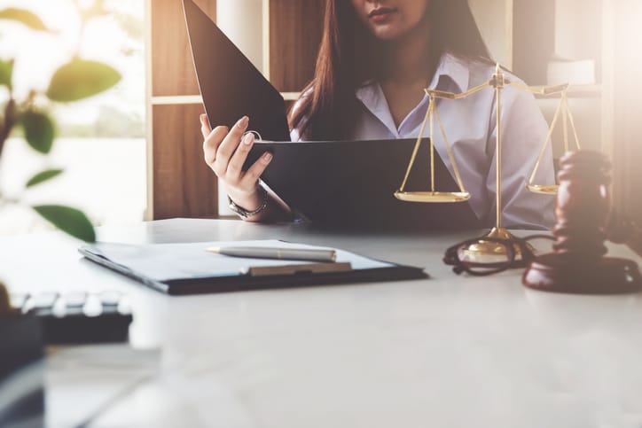 Law Graduate Says She Can’t Get A Job Because Of Her ‘Intimidating’ Beauty