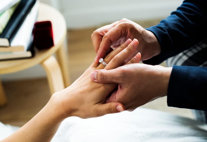 Bride-To-Be Pans $3,000 Engagement Ring, Calling It ‘Cheap Trash’