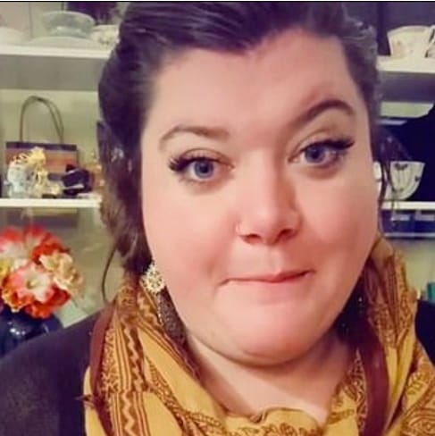 Woman Admits She Makes Flash Cards After One-Night Stands To Remember Guys She’s Slept With