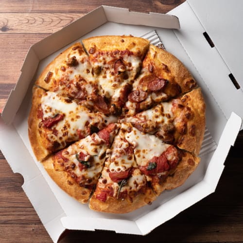 Woman Calls 911 To ‘Order Pizza’ And Operator Plays Along To Help Her Escape Abuser