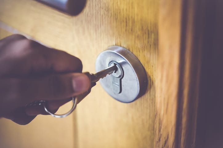 Woman Catches Landlord Sneaking Into Her Room To Sniff Her Sheets