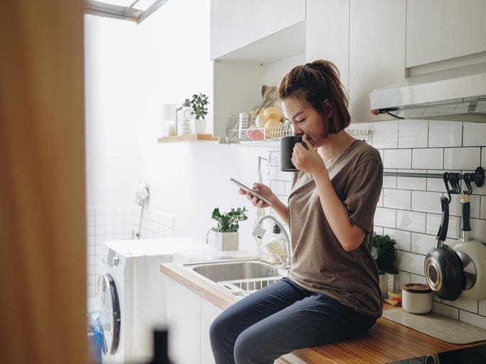 9 Laid-Back Rejection Texts To Send When You Only See Someone As A Friend