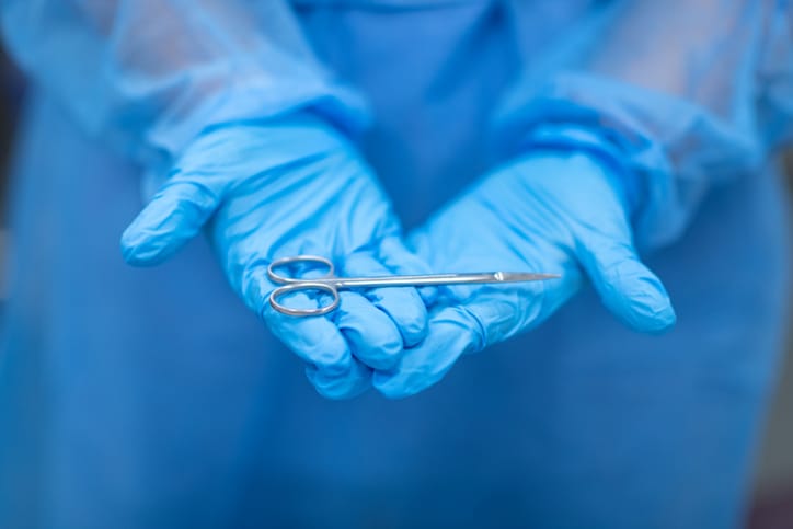 Surgeon Lovingly Sews Up Teddy Bear At 8-Year-Old Patient’s Request