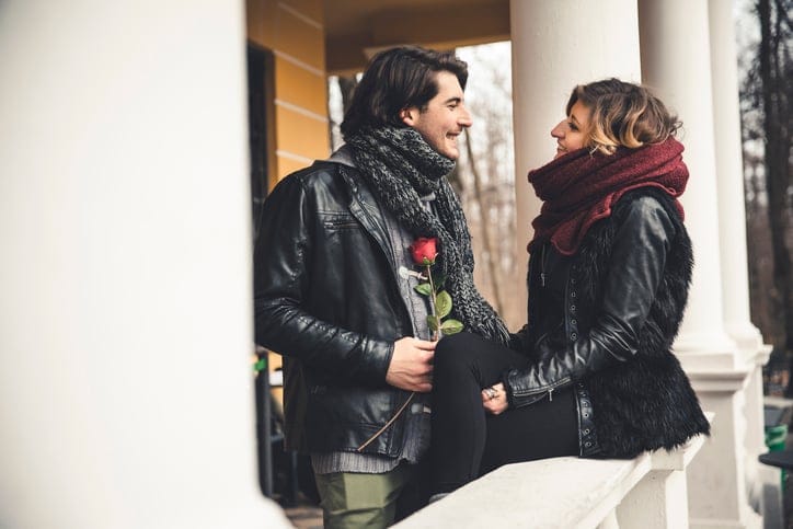 how do men flirt