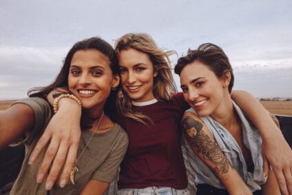How To Cope When You’re Jealous Of Your Friends