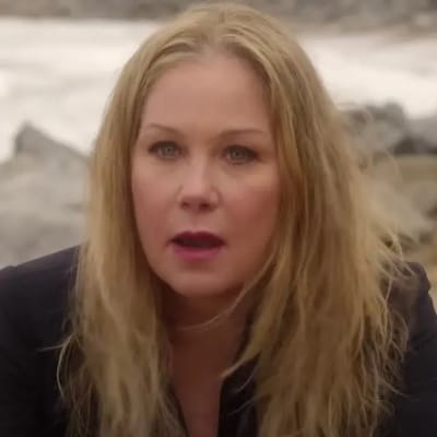 christina applegate dead to me