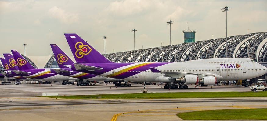 thai airways planes at gate