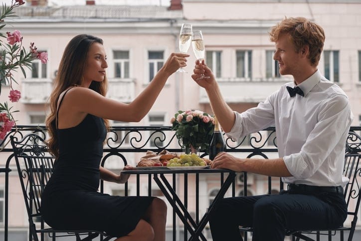 Guard Your Heart and Your Wallet: 17 Signs She’s a Gold Digger