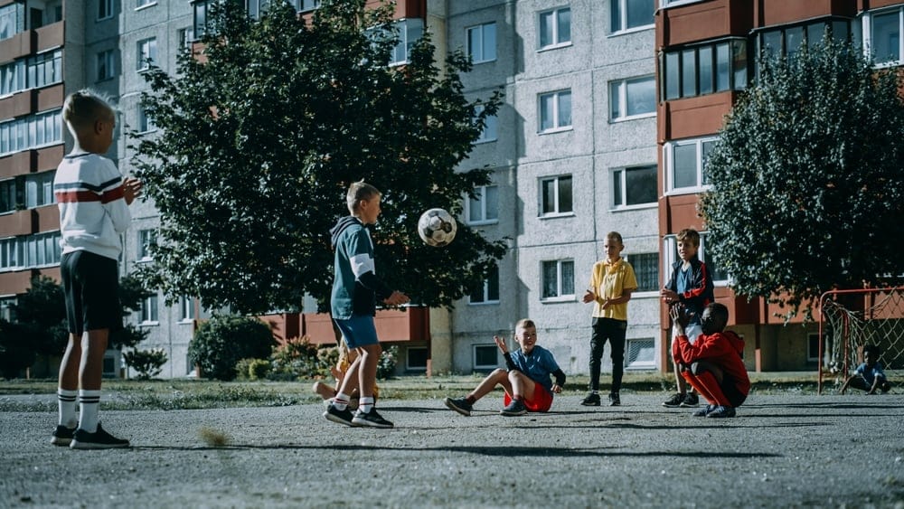 Wild Parenting Trends of the 70s and 80s That Would Raise Eyebrows Now