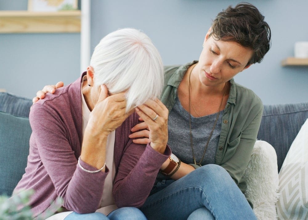 14 Painful Realities Of Dealing With A Parent With Dementia & How To Cope