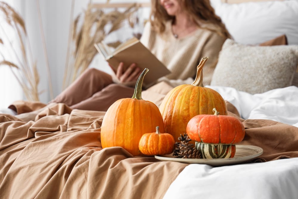 Different sized pumpkins.