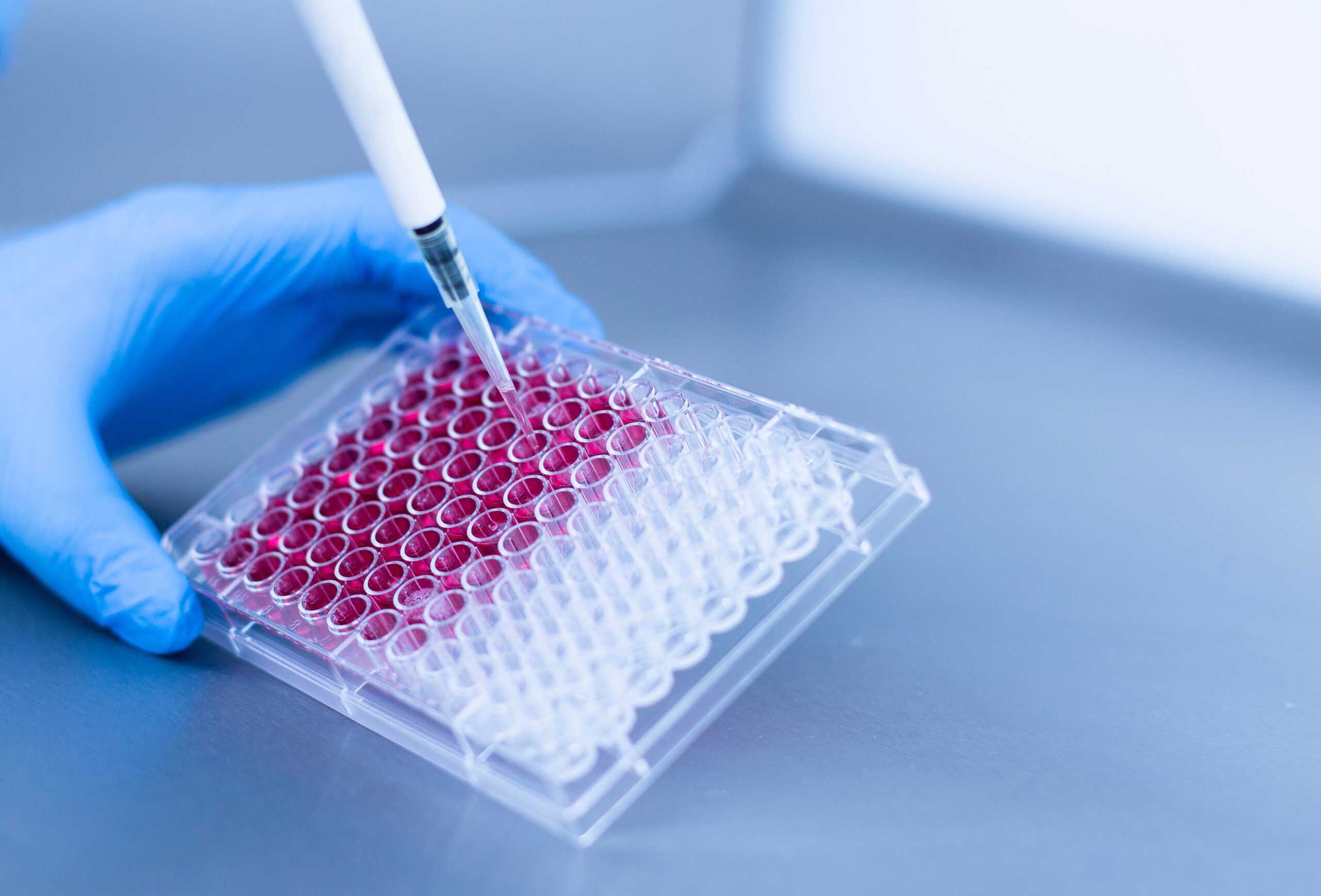 Scientist working in a lab.